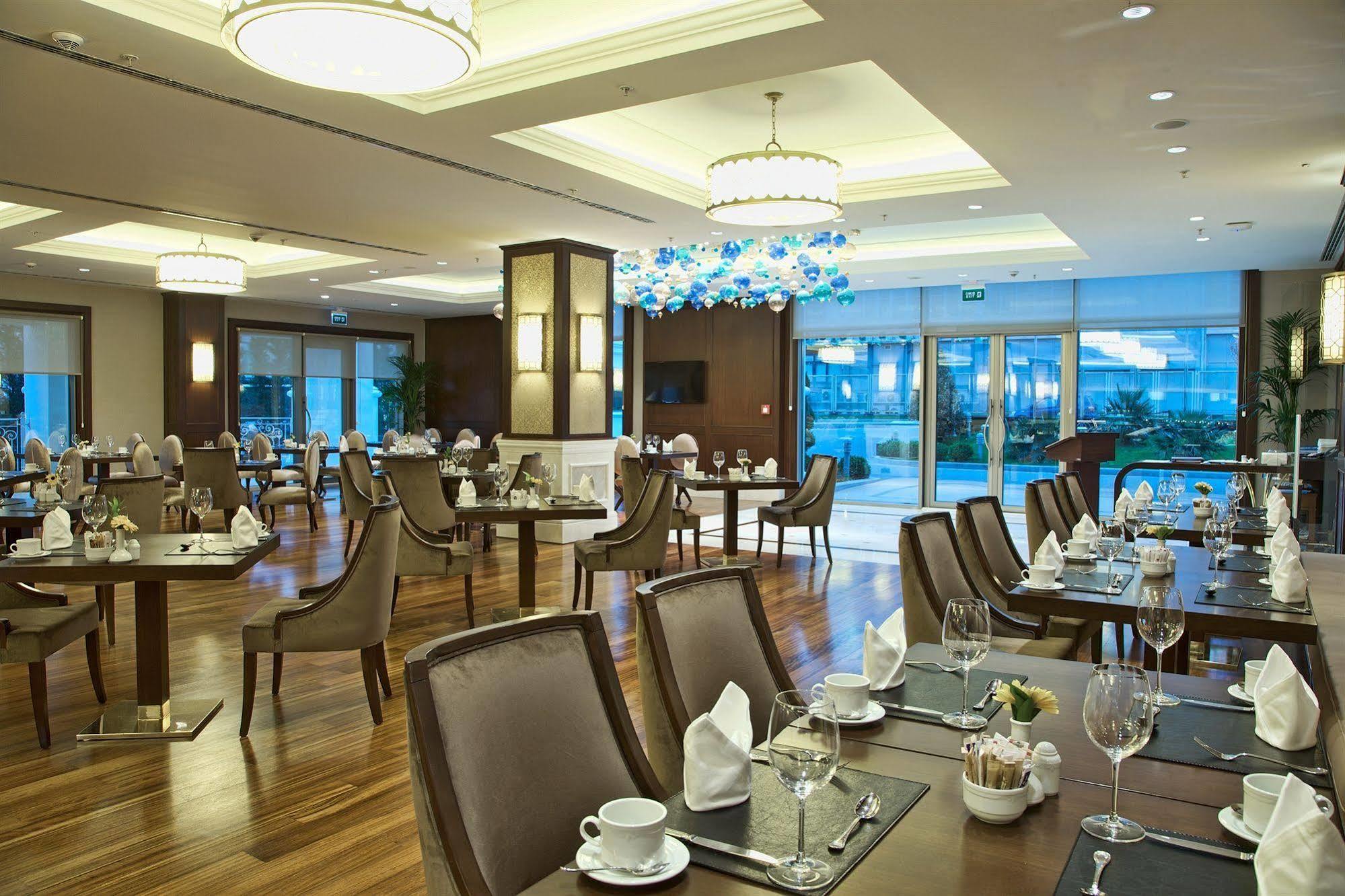 Hotel Retaj Royale 5*